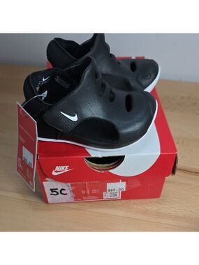Nike Black and White Sandals for Versatile Comfort